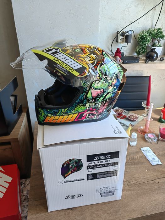 Мото каска Icon Airflite CSF 23  58-60 L