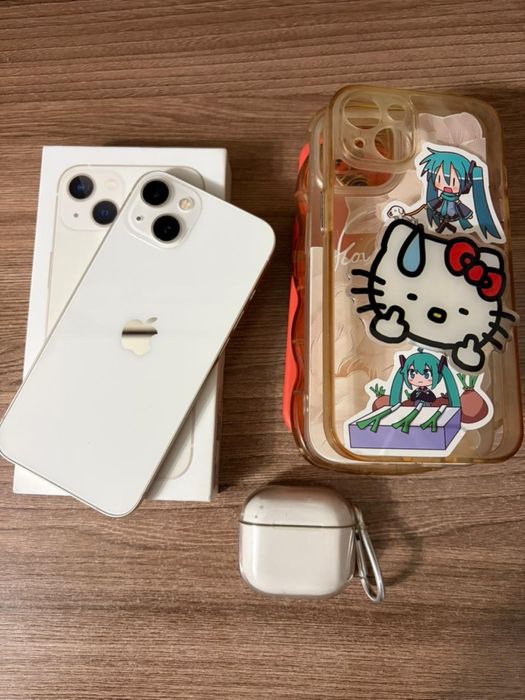 iPhone 13 + AirPods 4