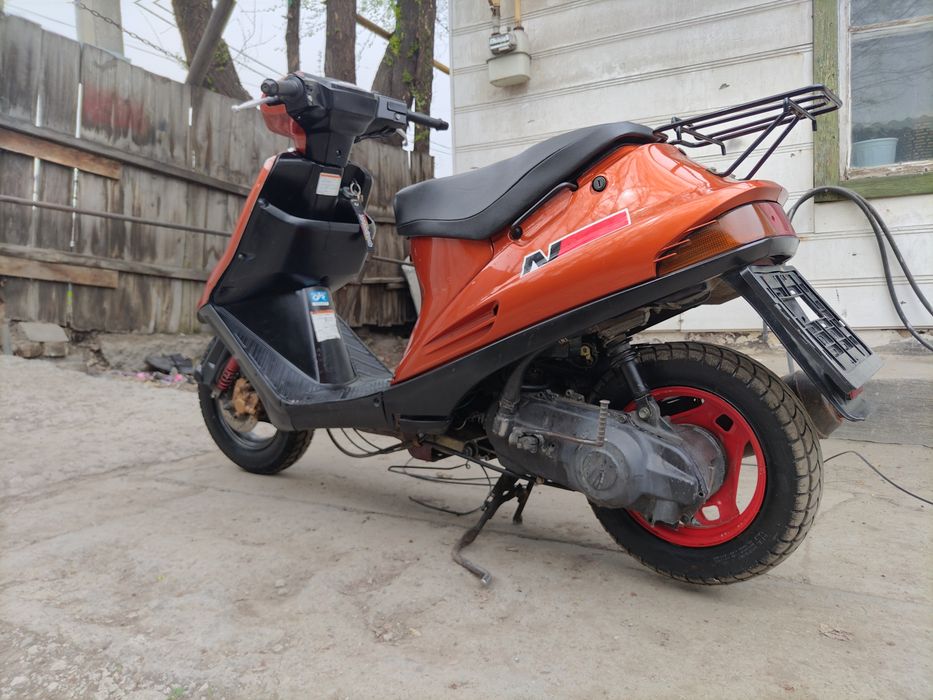 Suzuki address v100