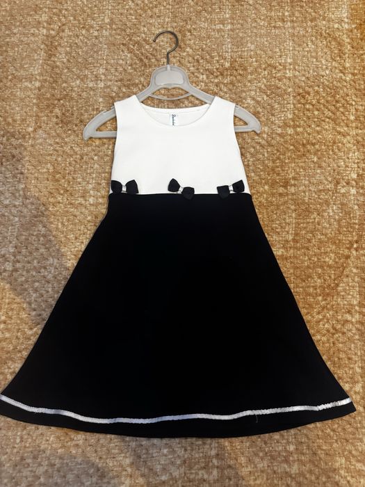 Продам платья на девочку