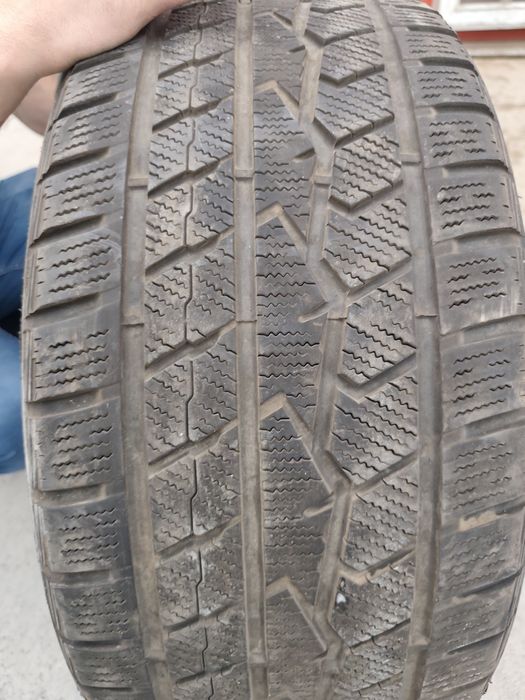 2 бр.зимнин използвани гуми за джип,275/50/R20