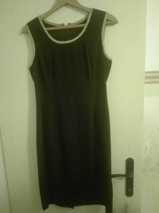 Продавам рокля със сако