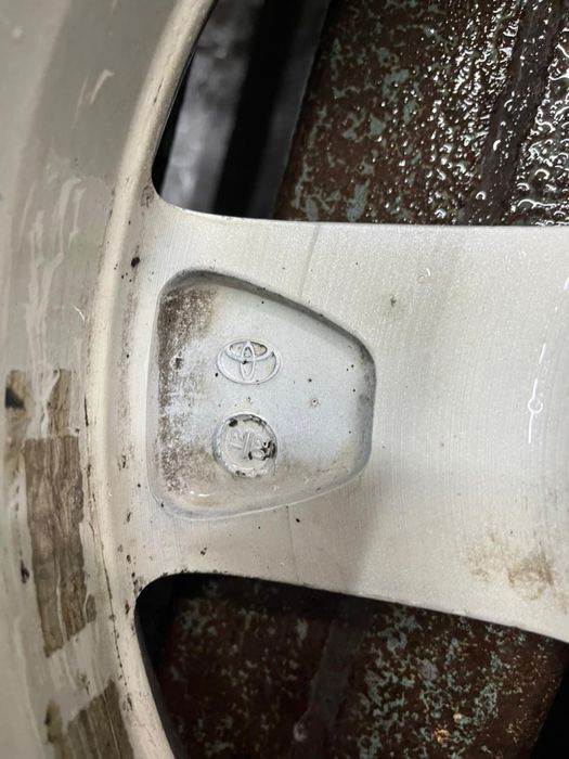 Камри диск  р17  оргинал  идиял с шинами