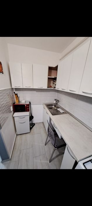 Închiriez garsoniera  in ploiești  zona Sud  /democrație