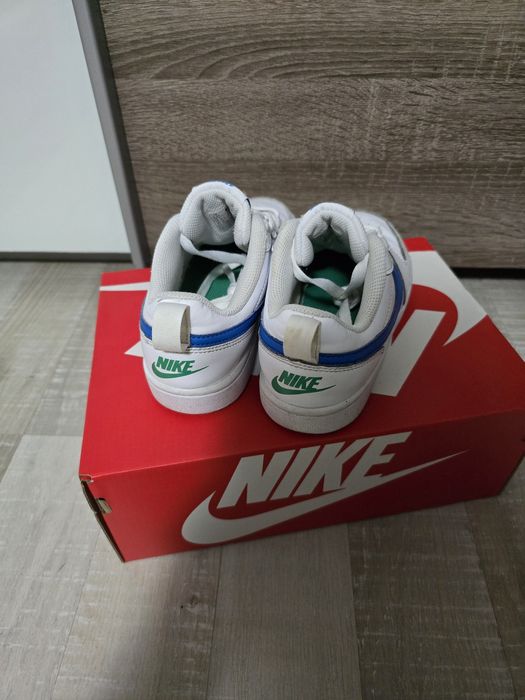 Nike court borough бели,кожени маратонки 35.5н.