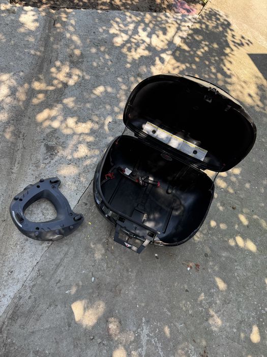 Top case givi cu suport monokey