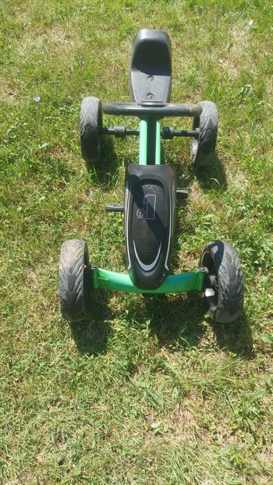 Kart cu pedale pentru copii – reglabil – de la 2 ani