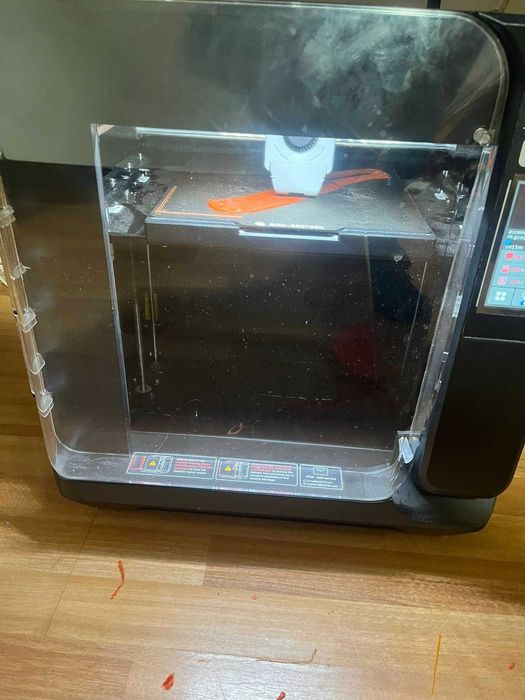 Vand Imprimante 3D, inca in garantie, achizitionate acum 6 luni