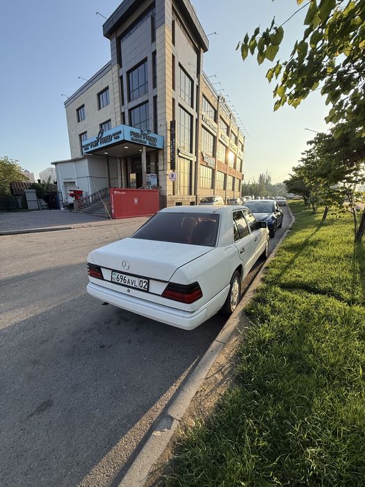 Mercedes Benz W124
