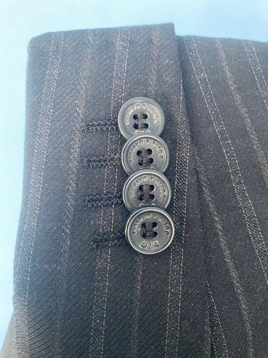 Costum Dolce & Gabbana în stare foarte buna