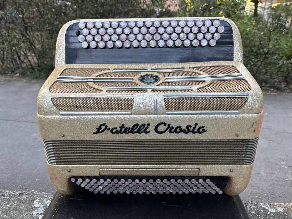 Acordeon  armonica italian cu Fratelio Crosio cu 120 de basi