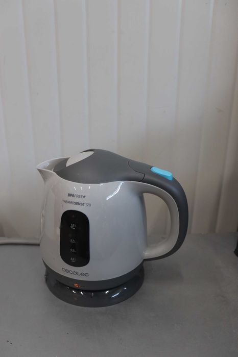 Електрическа кана Cecotec ThermoSense 120