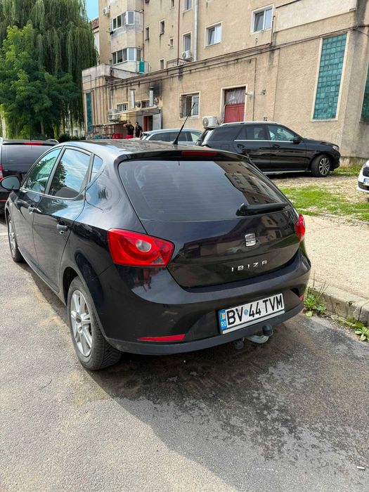Vand Seat Ibiza an 2011 in stare buna