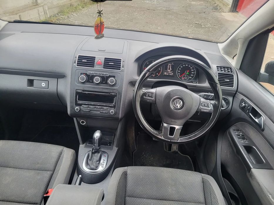 Dezmembram Volkswagen Touran 2011 Haion spate/Bara spate/Usi dreapta