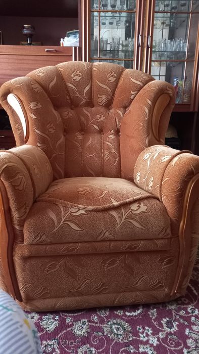 Продам два кресла