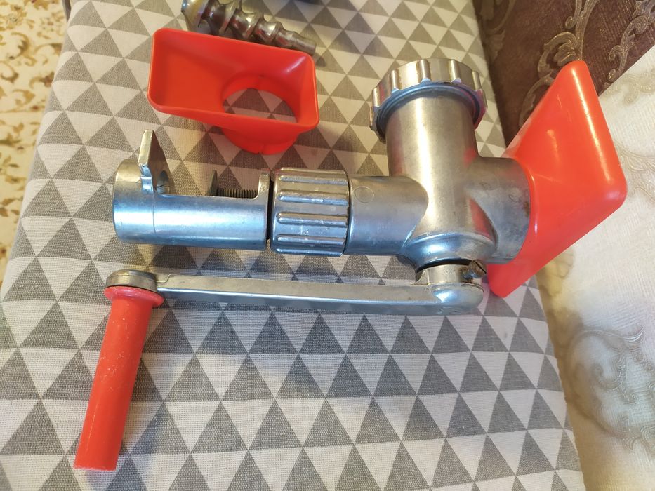 Продам мясорубку