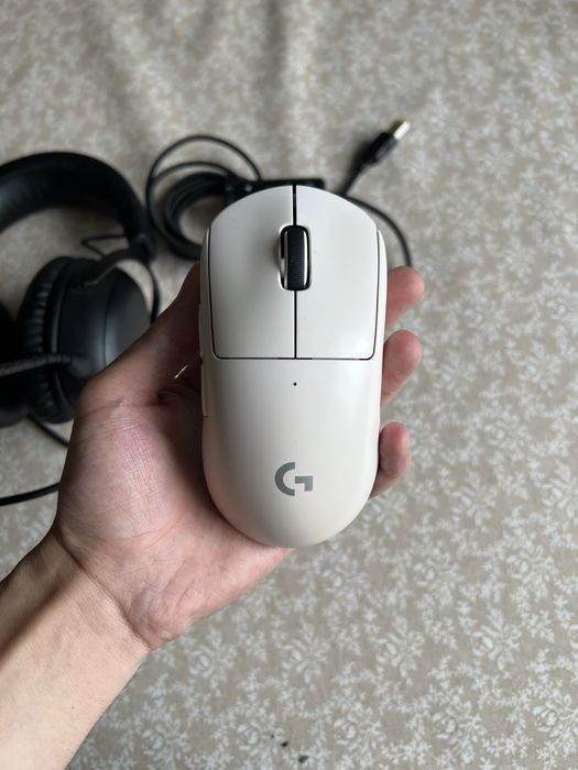 Продам Мышь Logitech Pro X Superlight и Наушники HyperX Cloud III