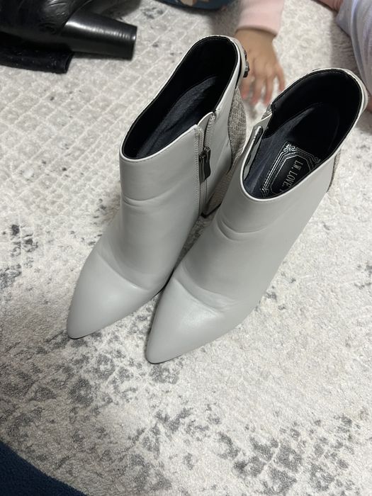 Ботинка сатылады