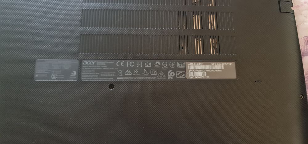 Продавам лаптоп почти като нов