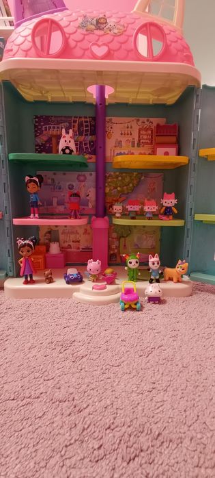 Gabby dollhouse cu múlta accesorie
