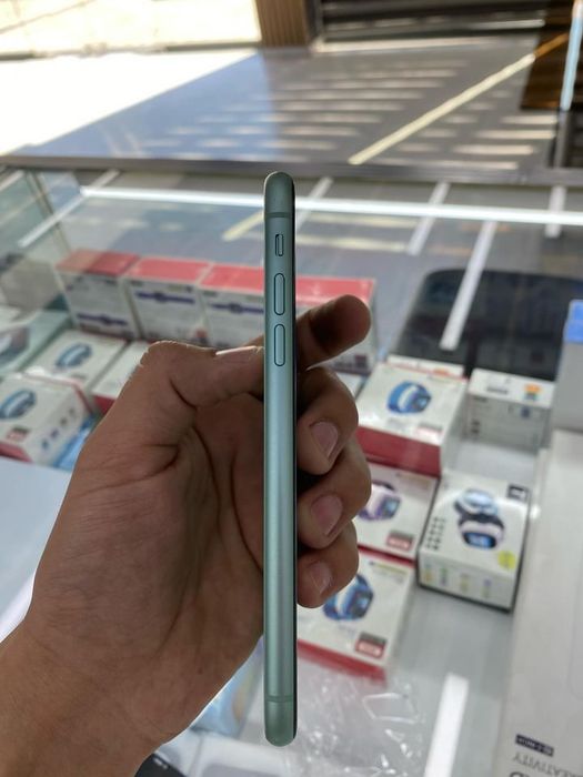 iPhone 11 telefoni sotiladi