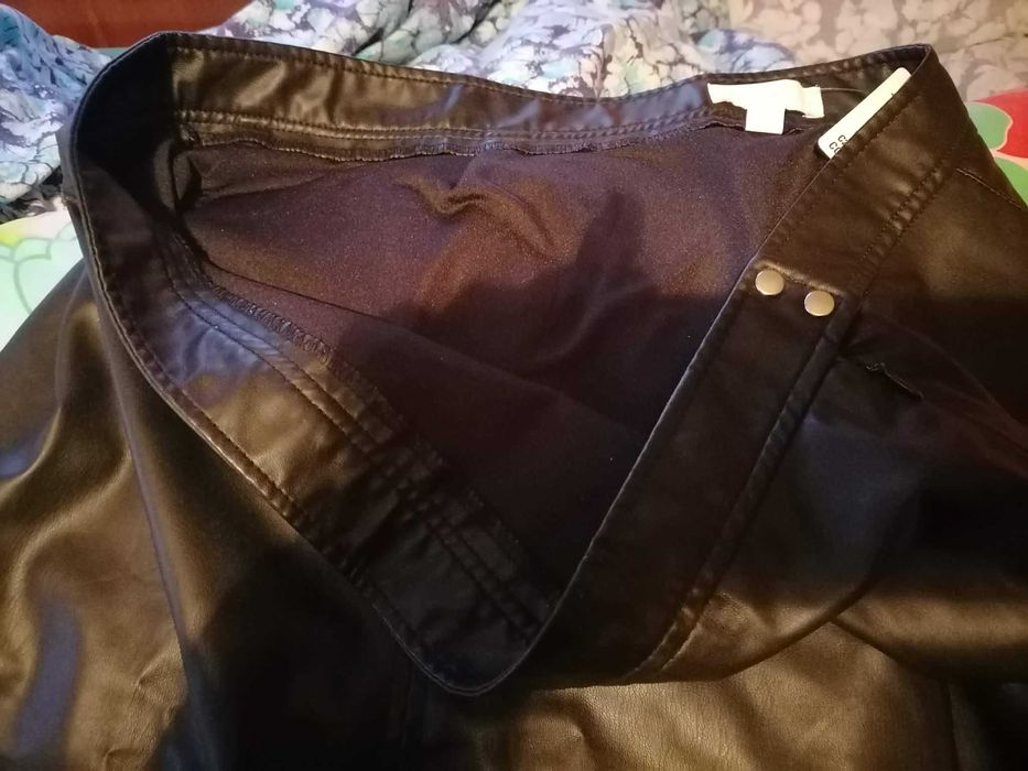 Дамска черна кожена пола, марка Н&М