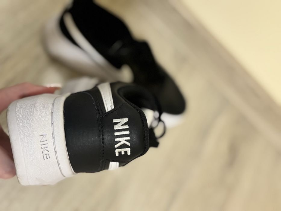 Оригинални дамски маратонки Nike