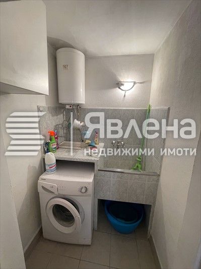 Слънчев и просторен тристаен апартамент