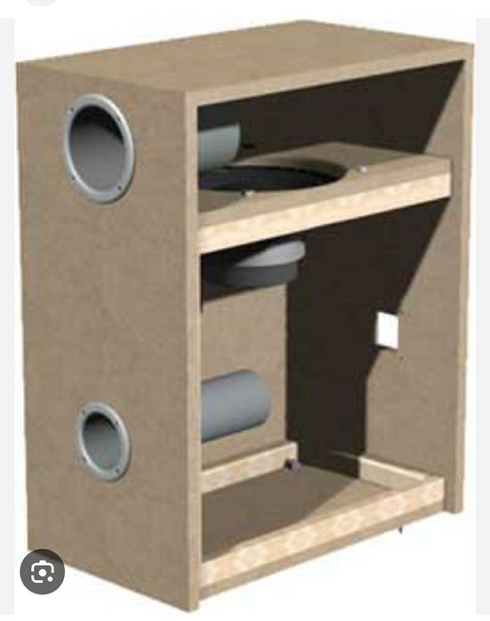 Саббуфер со встроенным усилителем.