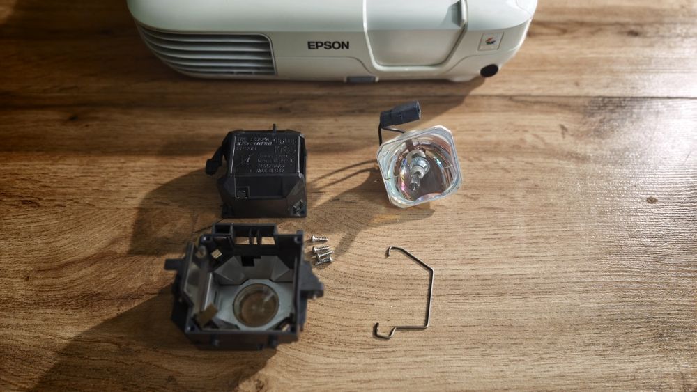 Проектор Epson EB-X7