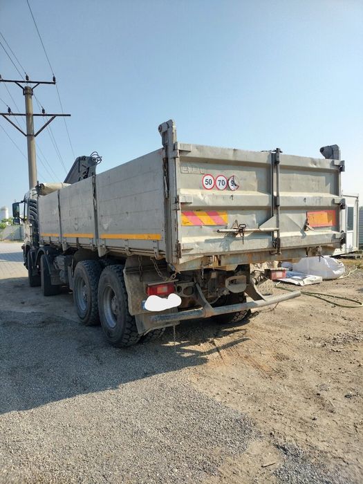 **De vânzare camion basculabil cu macara Volvo FM12 8x4**