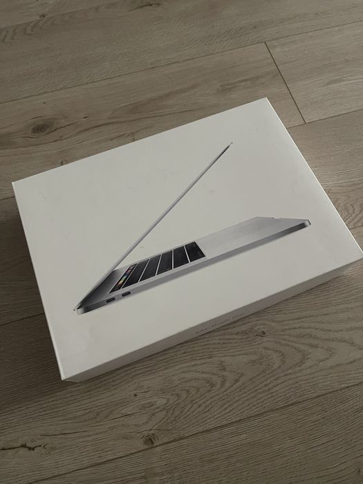 Macbook Pro 15 A1990