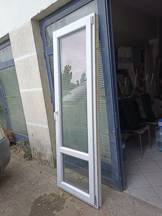 PVC врата пет камерна