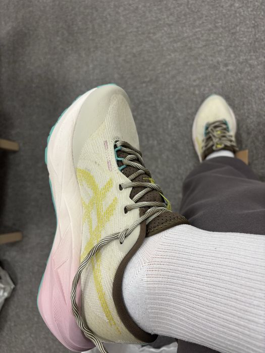 Обувки за бягане Asics Novablast 5 TR