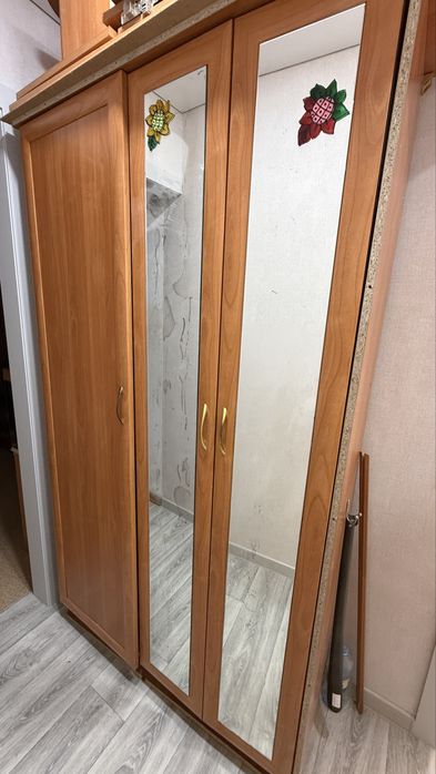 Продаётся шкаф для прихожей