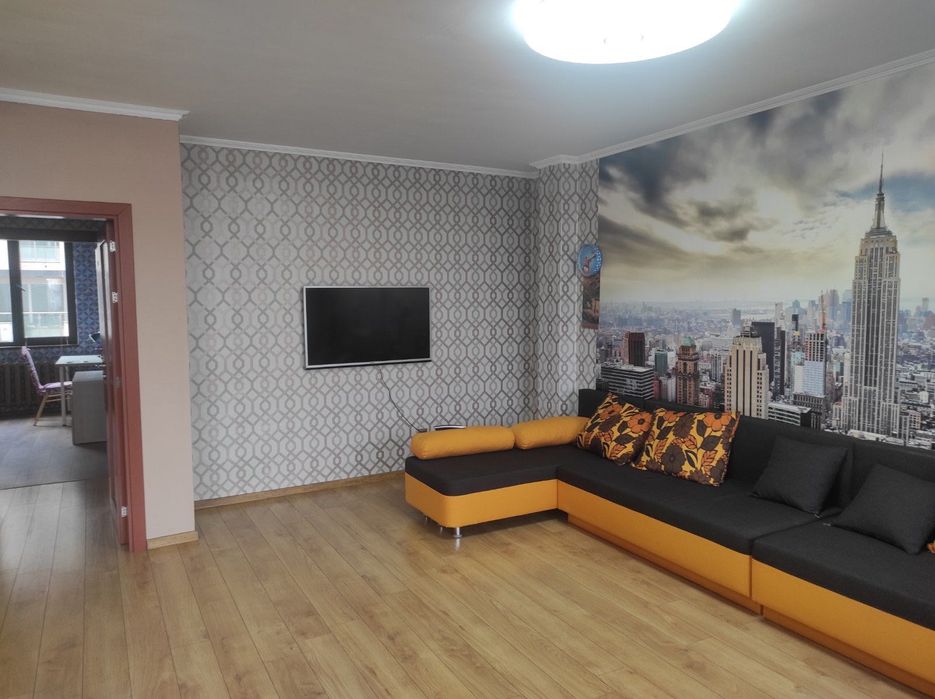 Тристаен, Център, лукс, гараж, климатици