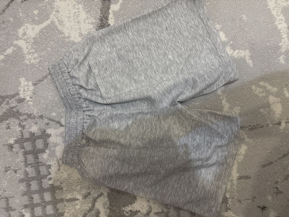 Серые шорты corteiz