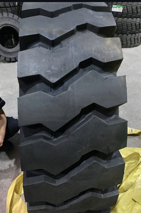 Шина размер 17.5-25 HONOUR