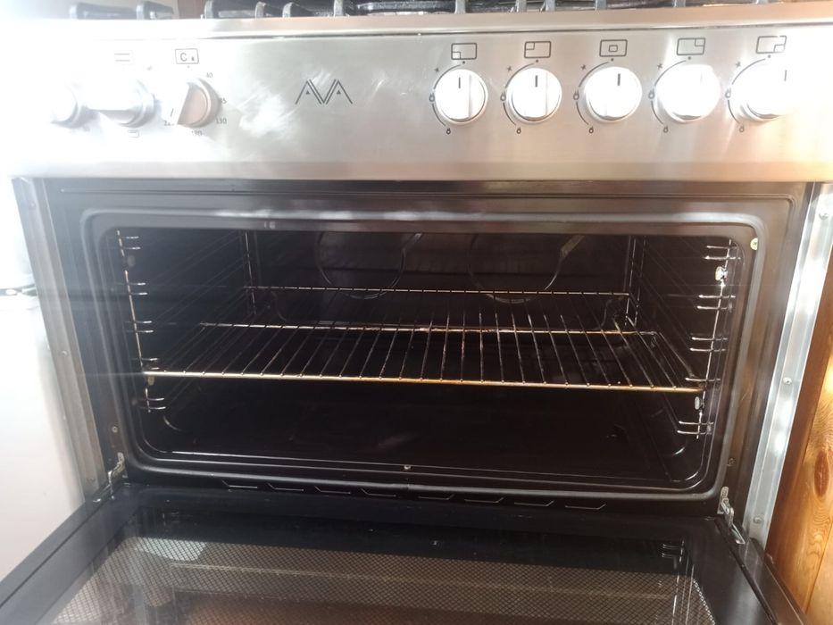 Продам газплиту  5 камфорную
