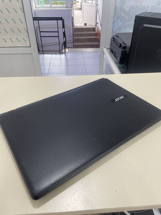 Ноутбук acer  kaspi red