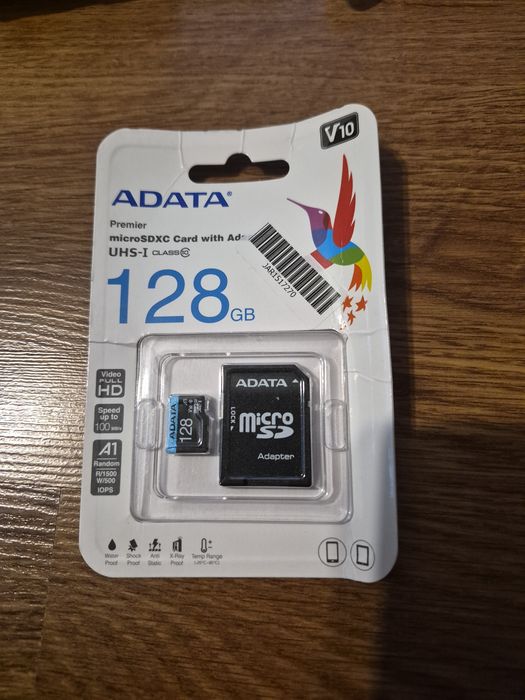 Смартфон LG Q60 + карта памет 128GB, кейсове и протектори