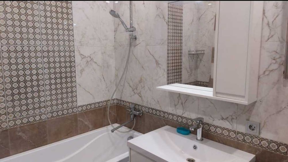 Сдаётся 1 ком. В районе Боулинга, Алиханова