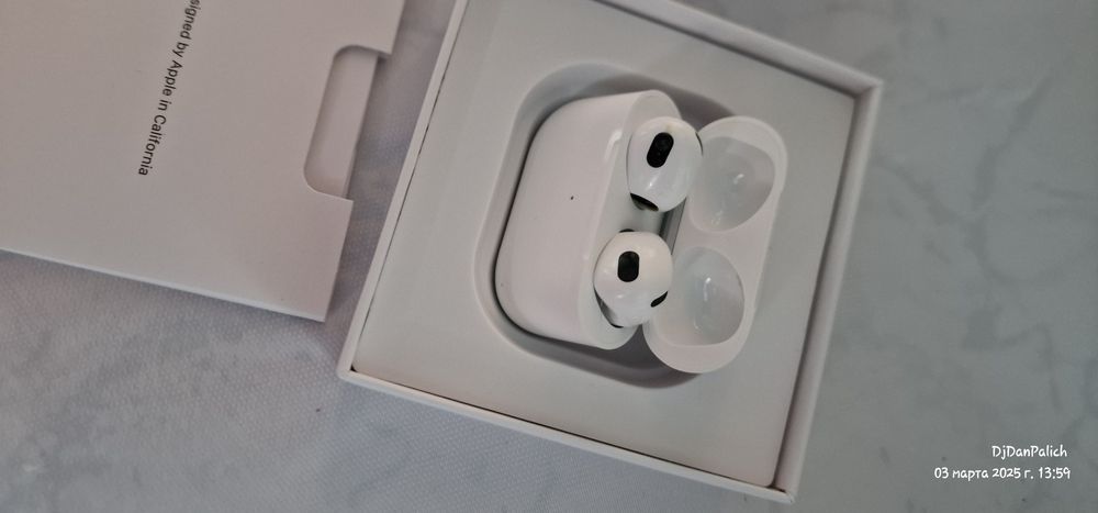Продам наушники AirPods