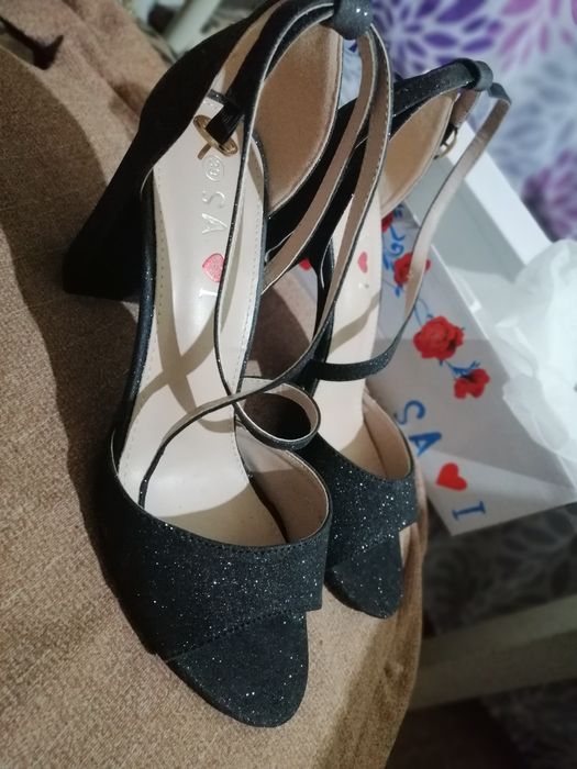 Удобно за вас леко висока обувка