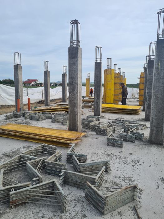 Constructii la rosu sau la cheie!