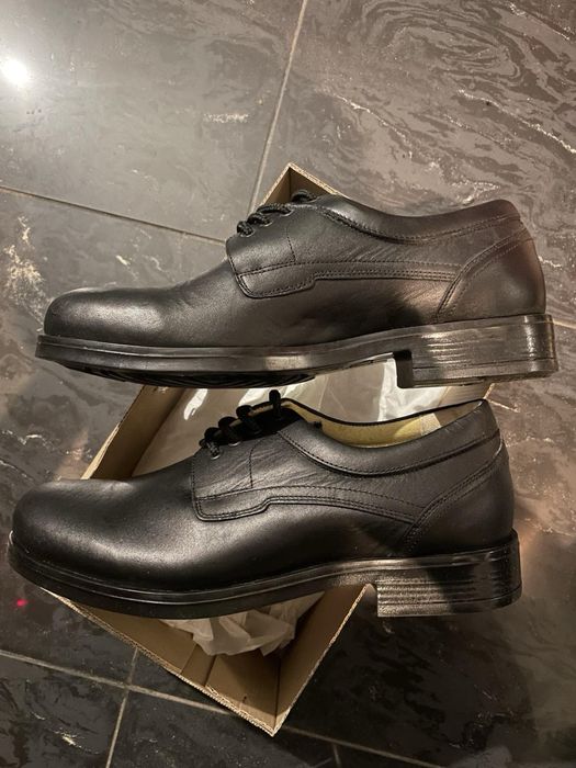 Черни кожени обувки