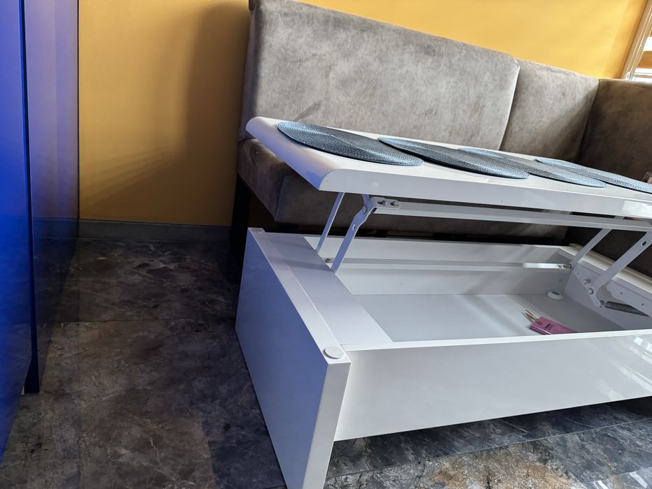 Маса за хол с повдигане