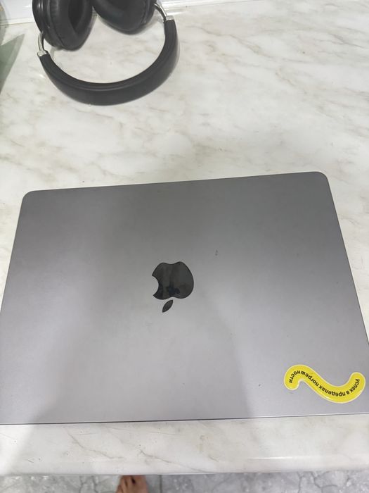 MacBook M2 16/256