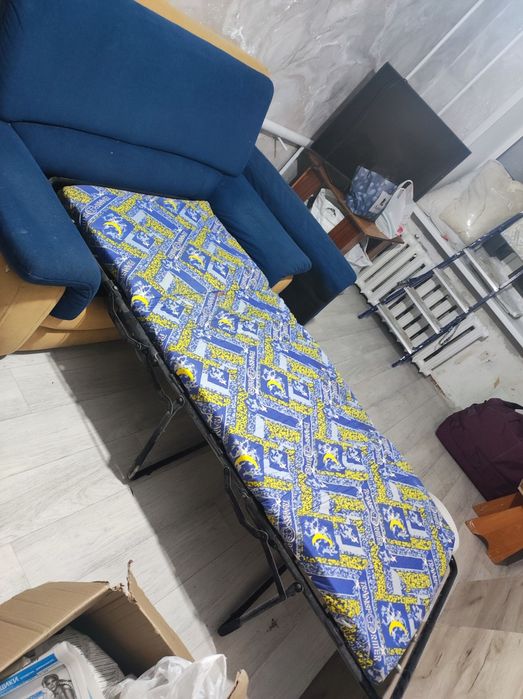 Отдам диван  бесплатно