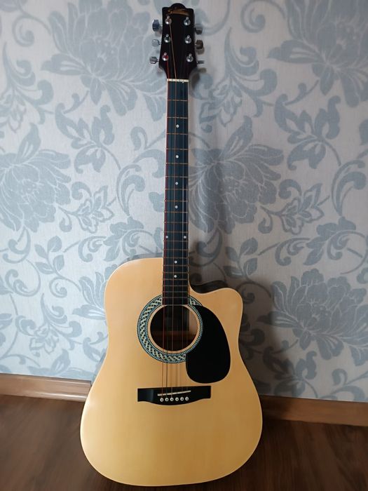 Гитара акустическая